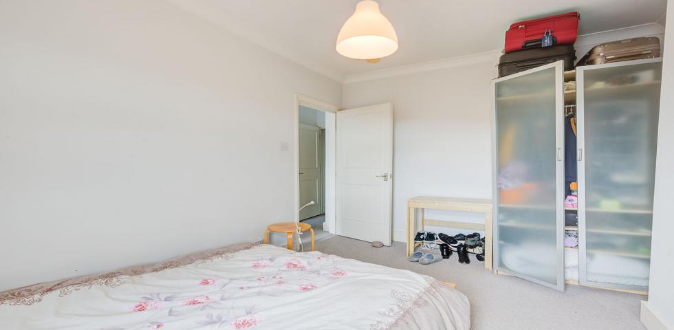 			2 Bedroom, 1 bath, 1 reception Apartment			 Charteris Road, QUEENS PARK